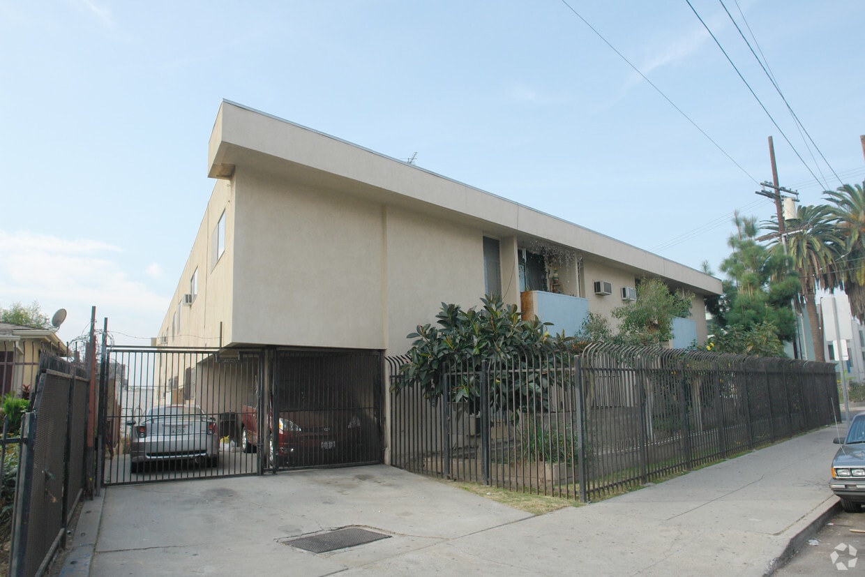 Building Photo - 250 S Bonnie Brae St