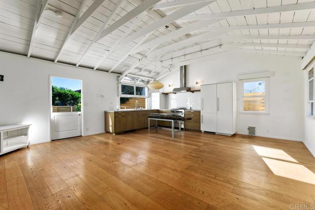 Building Photo - 721 3rd St