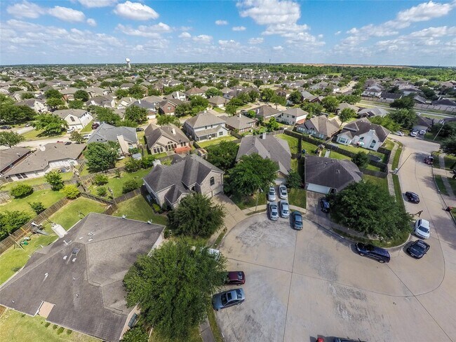 Building Photo - 16307 Pebble Crest Ct