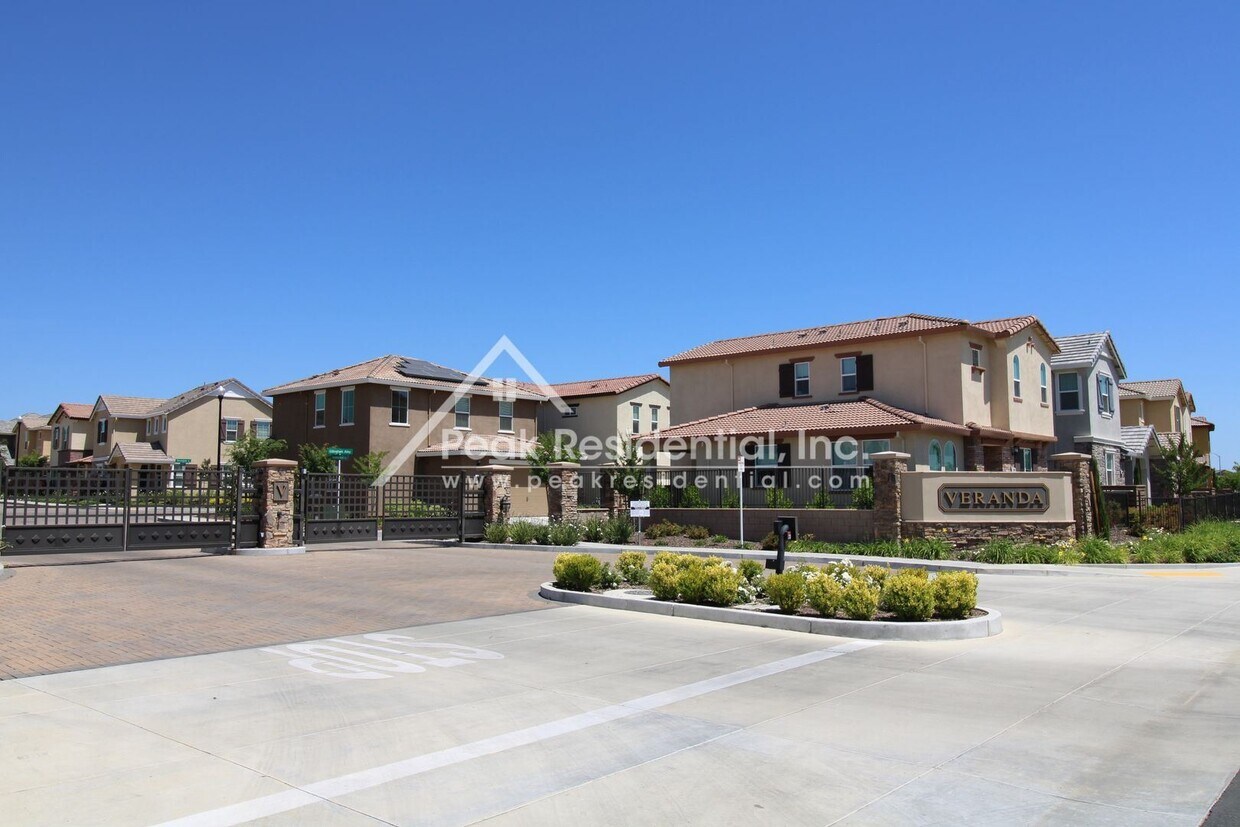 Foto principal - 3 br, 2.5 bath House - 1 Huddlestone Circle
