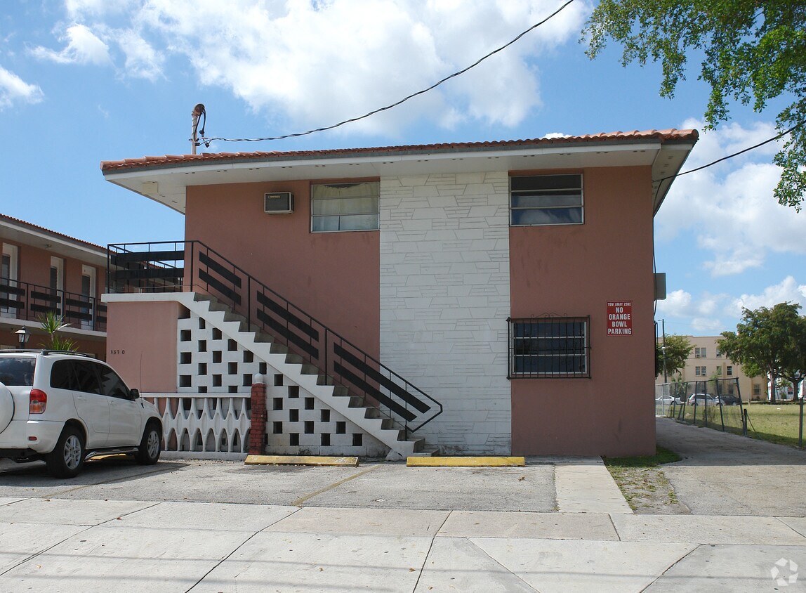 Primary Photo - 1370 NW 5th St