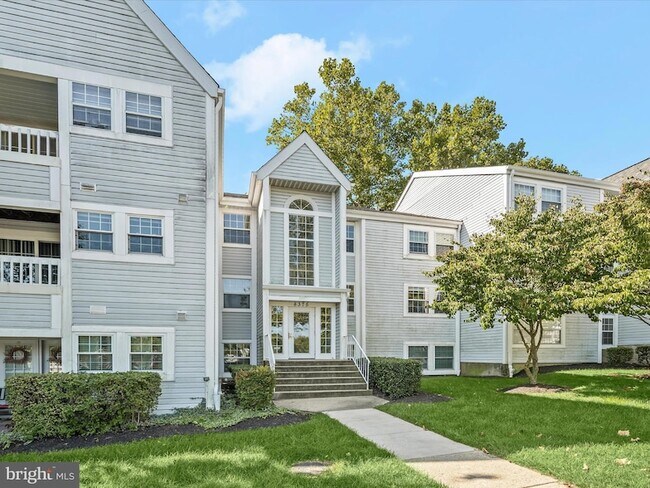 Foto del edificio - 8375 Montgomery Run Rd