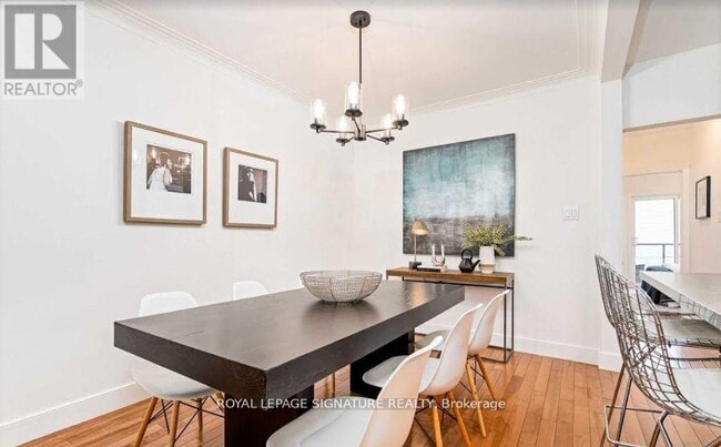 Photo du bâtiment - 349-349 Woodbine Ave