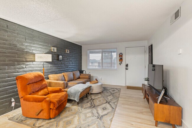 Foto del edificio - 1723 Robb St