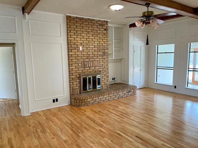 Foto del edificio - 2226 Fall River Dr