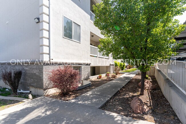 Photo - 2400 E 6895 S House