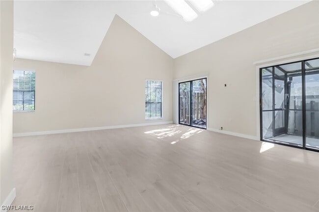 Building Photo - 840 Meadowland Dr