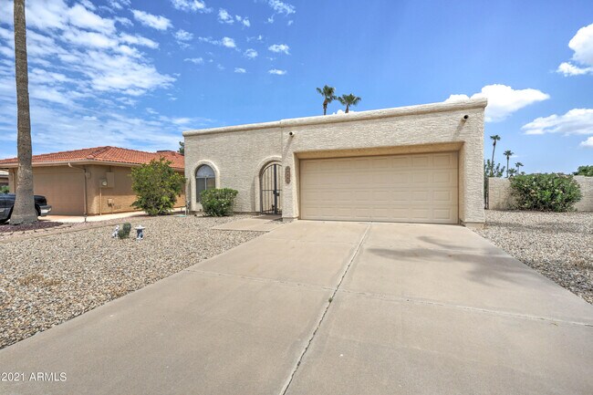 Building Photo - 25845 S Howard Dr