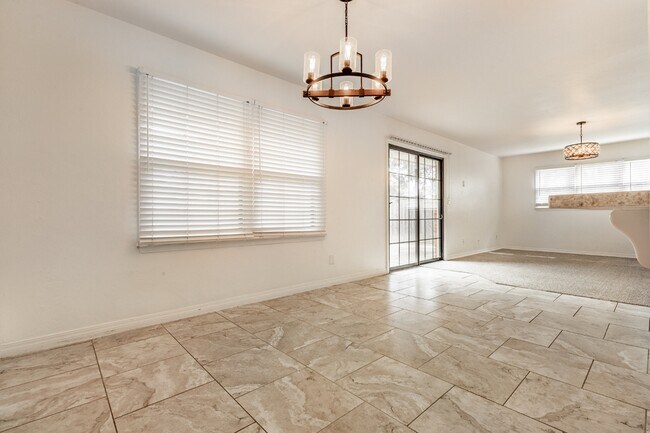 Building Photo - 2605 Abbey Rd