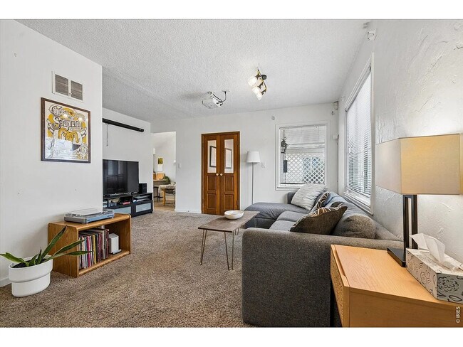 Sala de estar - 1819 S Madison St