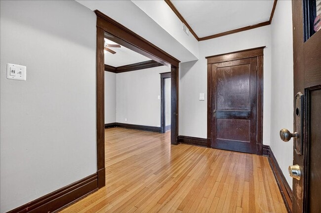 Building Photo - Shaw-ty is a 10