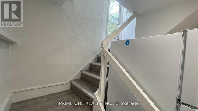 Building Photo - 164 Meadowvale Rd