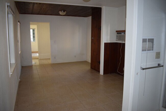Building Photo - 5280 Capistrano Ave