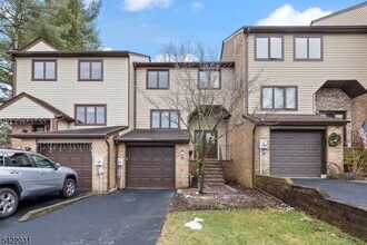 Building Photo - 33 Stockton Ct