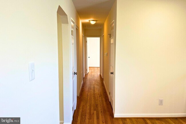 Foto del edificio - 9100 Pinehurst Dr