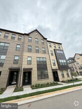 Building Photo - 4904 Chelan Xing