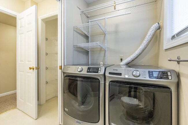 Foto del edificio - 105 Pleasantview St