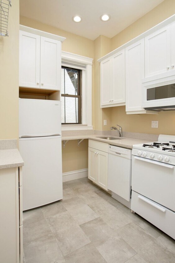 Foto principal - 2 Bed in Fenway available September 1st 2026 - $3600