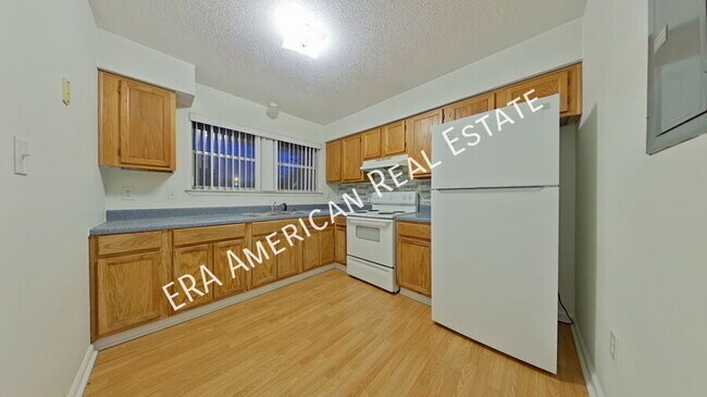 Foto del edificio - 1702 E 1st Ave