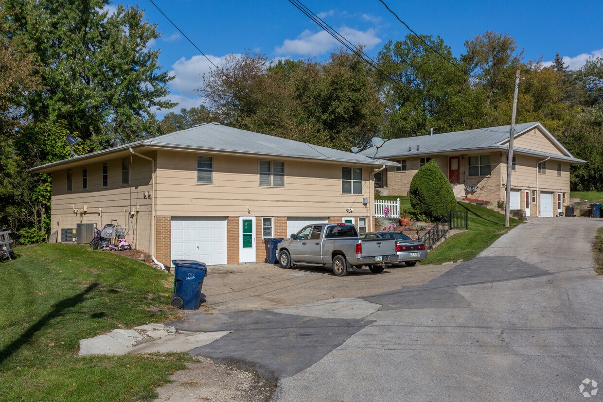 Building Photo - 6501 Urbandale Ave