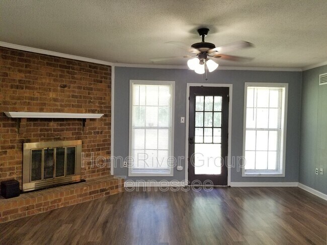 Foto del edificio - 6166 Berrypick Ln