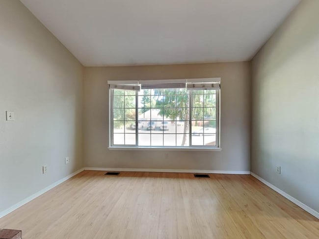 Building Photo - 833 SW 313th Ct