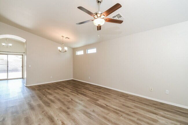 Foto del edificio - 39173 Kelly Cir