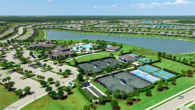 Foto del edificio - 19724 The Pl Blvd