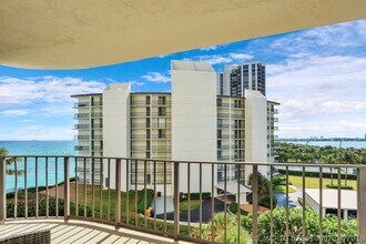 Building Photo - 5420 N Ocean Dr