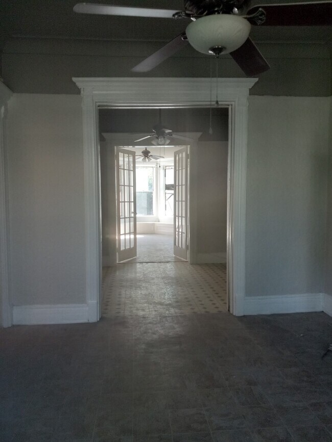 Building Photo - 449 41st St
