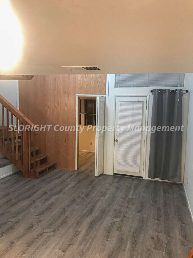 Foto del edificio - AVAILABLE NOW - 2 Bedroom plus den and loft / 2 Bathroom Condo on East Foothill in SLO