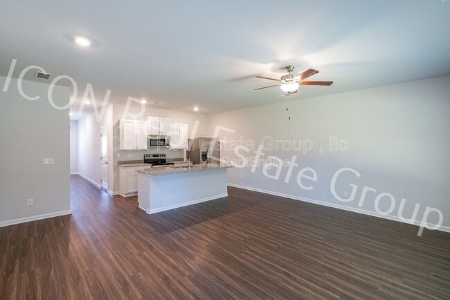 Building Photo - 124 Vlg Grn Dr NW