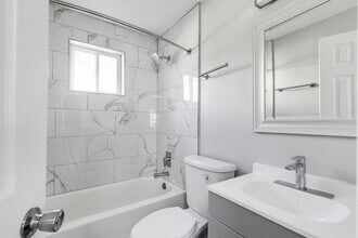 Interior Photo - 1901-1915 Whitcomb