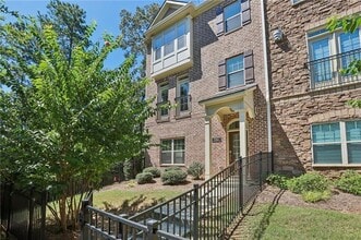 Building Photo - 2061 Morrison Ave