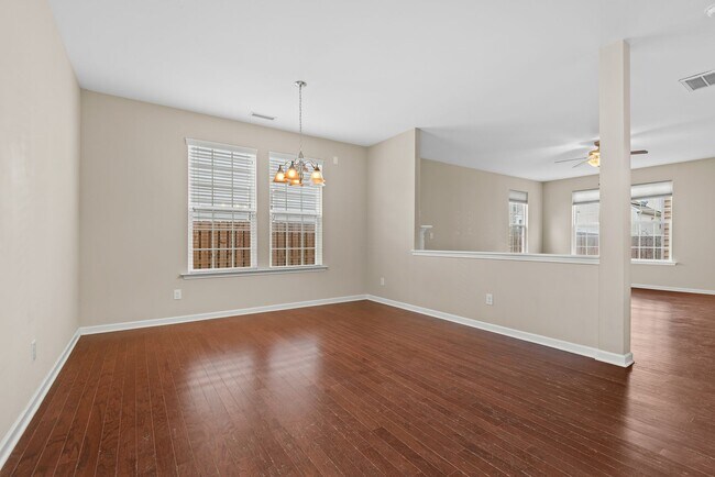 Building Photo - Move-In Ready 3-Bedroom Home with Flexible...