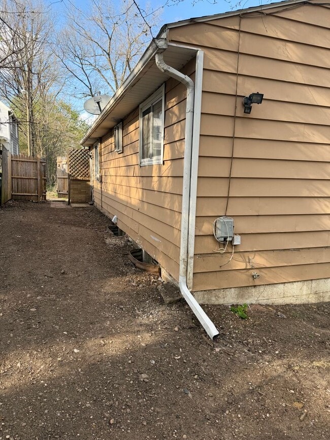 Building Photo - 3 Bedroom NE Canton House for rent
