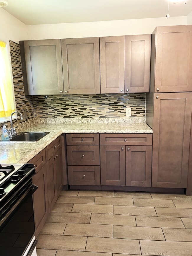 Foto del edificio - 117 Briarwood Dr