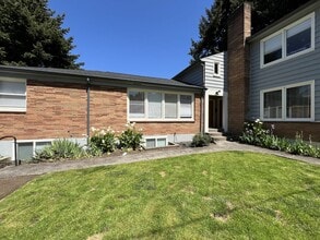 Building Photo - 2830-2836-2836 SE 50th Ave