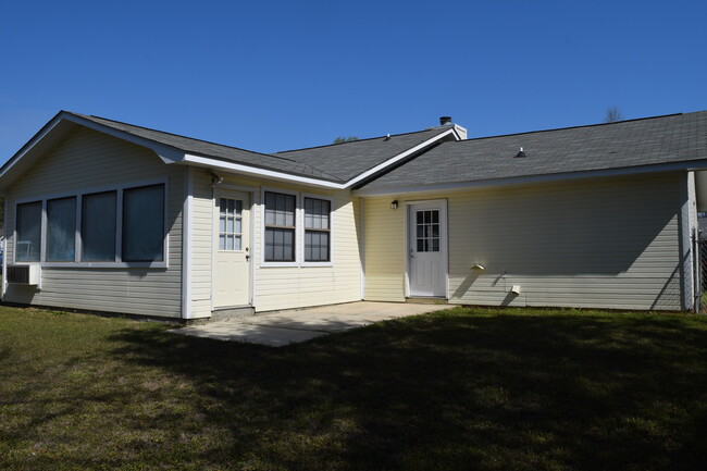 Building Photo - CHAPELWOOD SUBDIVISION!