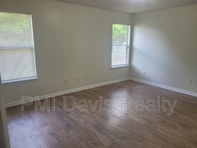 Foto del edificio - 3762 Lauren Oak Ln
