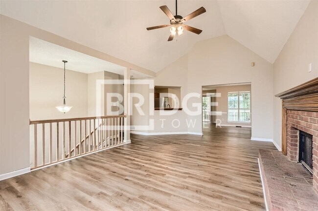 Foto del edificio - 4802 Country Cove Way