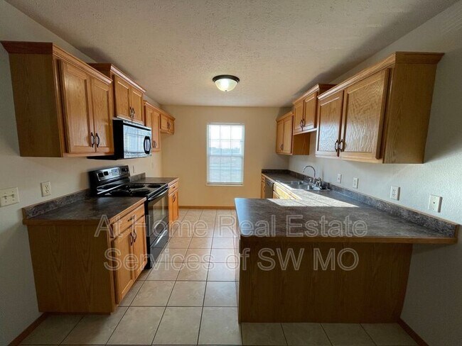 Foto del edificio - 992 N Parkwood Ave