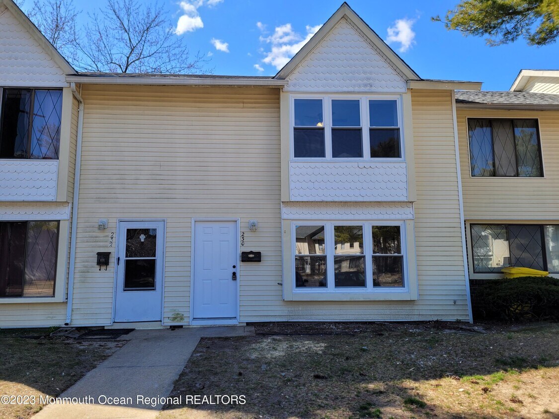 Primary Photo - 230 Coventry Dr