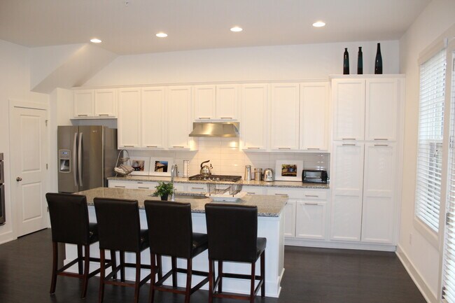 Building Photo - 6680 Cadence Blvd