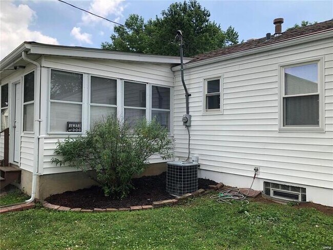 Building Photo - Fantastic 3bd/1ba home! Coming soon!