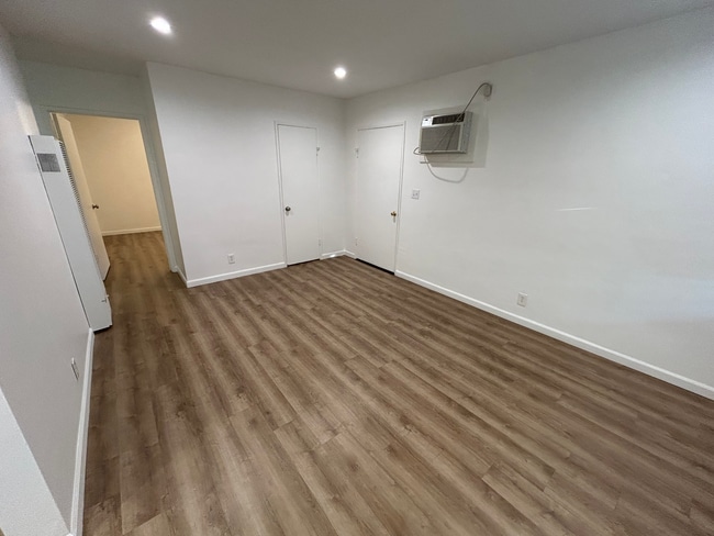 Living Room - 418 N Chester Ave