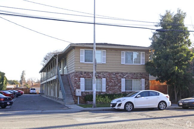 El Clairmont - The Clairmont