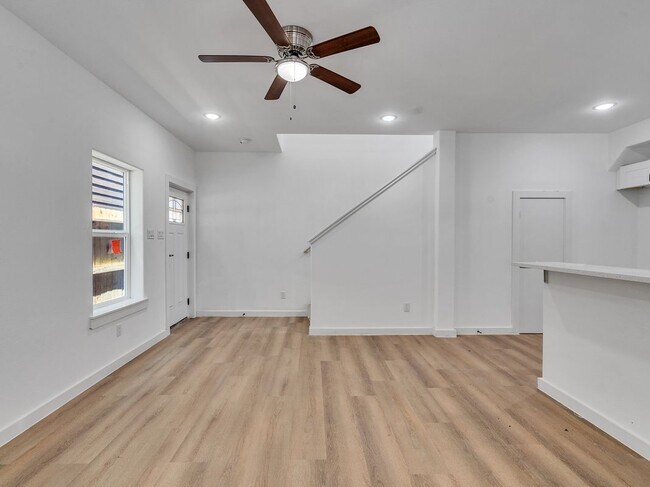 Foto del edificio - 1052 North Ln