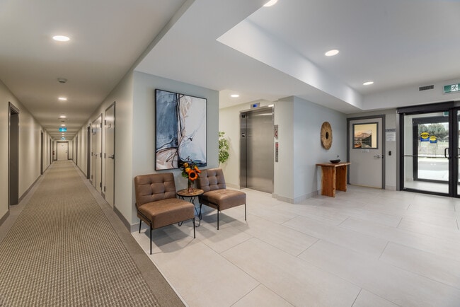 Building Photo - Monarch Apartments