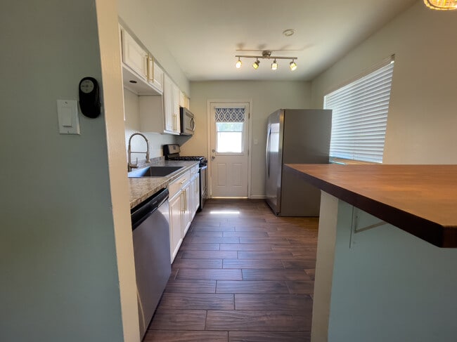 Kitchen - 4615 N 14th St
